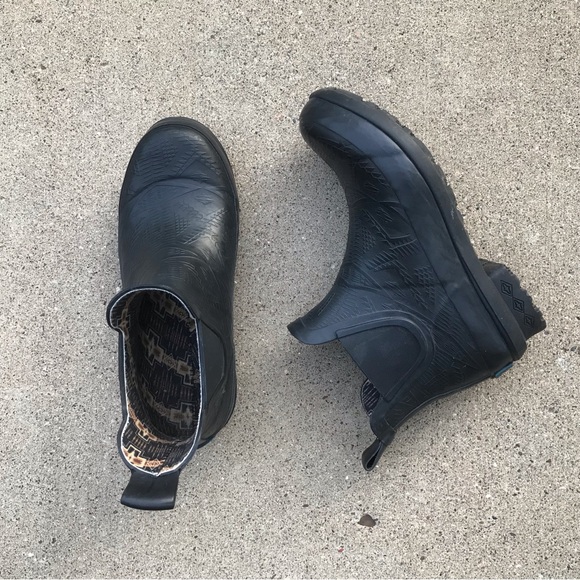 Pendleton Embossed Black Chelsea Rain boots - Picture 10 of 10